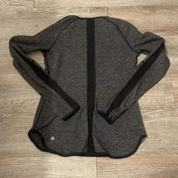 Lululemon Reversible Open Your Heart Long Sleeve Medium - Picture 5 of 8